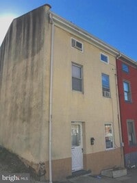 Building Photo - 145 Levering St