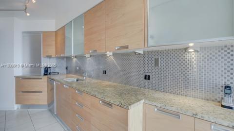 Building Photo - 3610 Yacht Club Dr