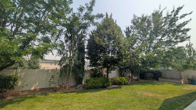 Building Photo - 10238 W Snow Wolf Dr