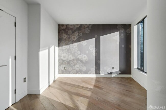 Building Photo - 201 Folsom St