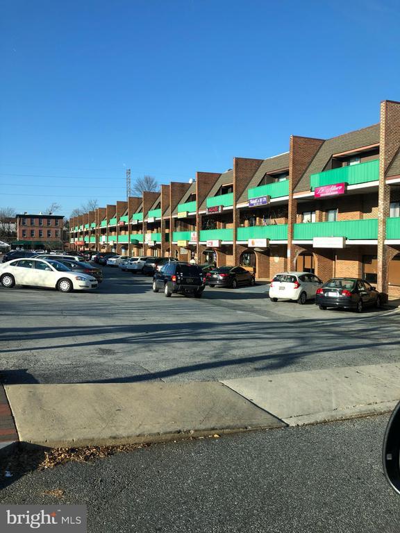 Building Photo - 1807 Lovering Ave