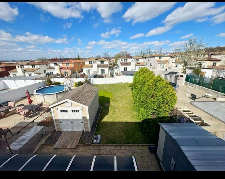 Building Photo - 459 Klondike Ave