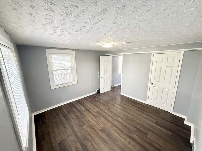 Bedroom 4 - 4206 Urn St