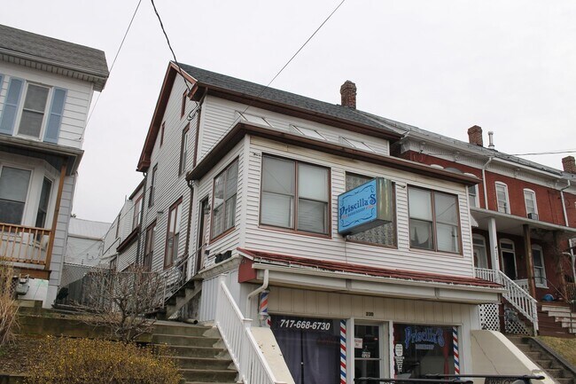 Primary Photo - 230 W Broadway