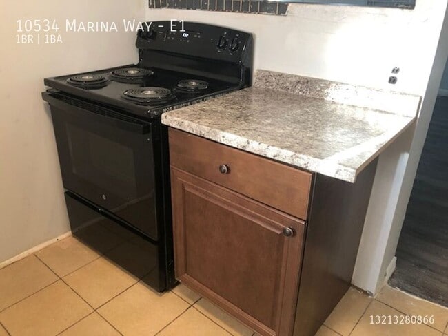 Building Photo - 10534 Marina Way