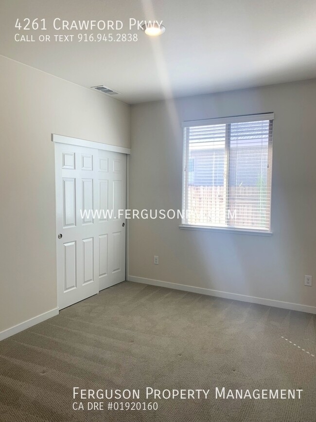 Building Photo - 4261 Crawford Pkwy