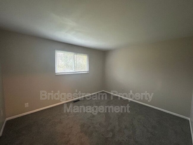 Building Photo - 4231 Knollcroft Rd