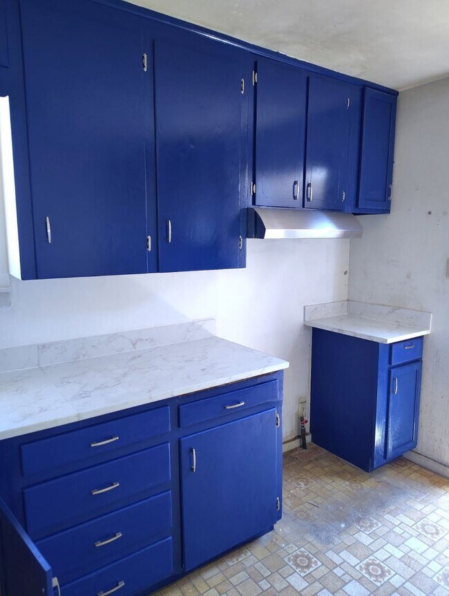 Building Photo - Cute home for rent in Woodlake, Ca