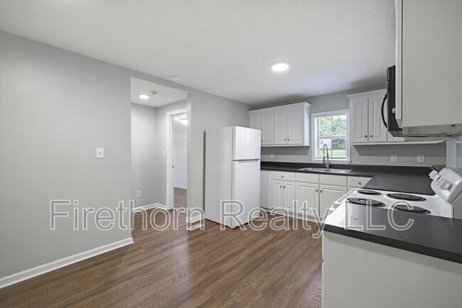 Building Photo - 2140 Veterans Dr