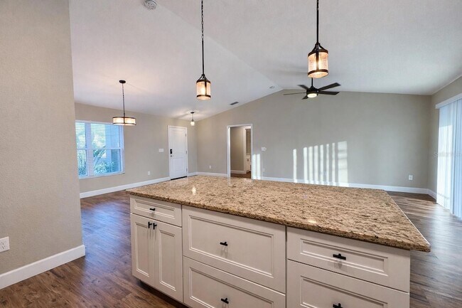 Building Photo - 5223 Kingsman Ave