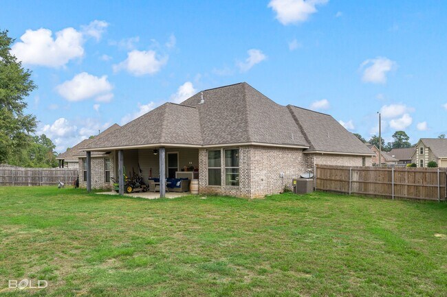 Building Photo - 4 BEDROOM 3 BATH DOGWOOD