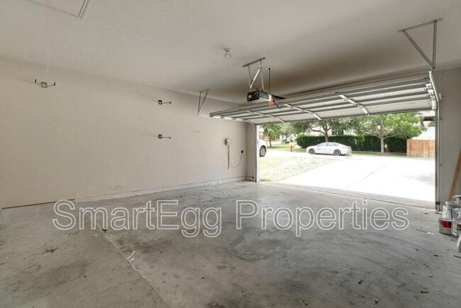 Building Photo - 1007 Linden Loop