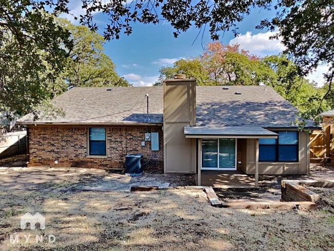 Building Photo - 717 Timberoaks Dr