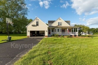 Building Photo - 15470 Turner Dr