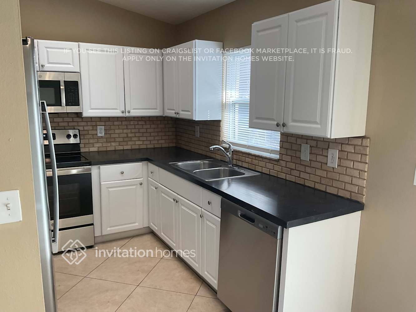 Building Photo - 2811 Eagle Run Cir N