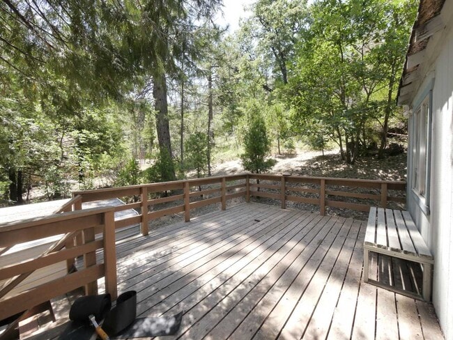 Building Photo - 1601 Lily Valley Way