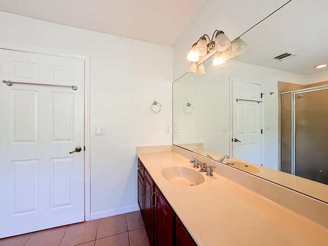 Building Photo - 6416 Las Palmas Way