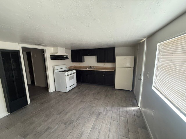 Building Photo - 1089 W Schafer Dr