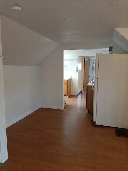 Building Photo - 517 Stafford Ave
