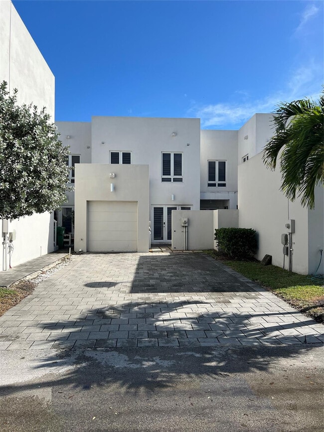 Building Photo - 6326 NW 105th Pl