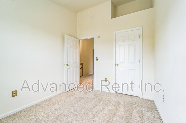 Building Photo - 8942 Quail Run Dr