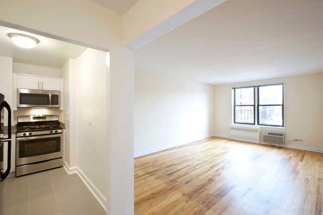 Building Photo - 410 Avenue X