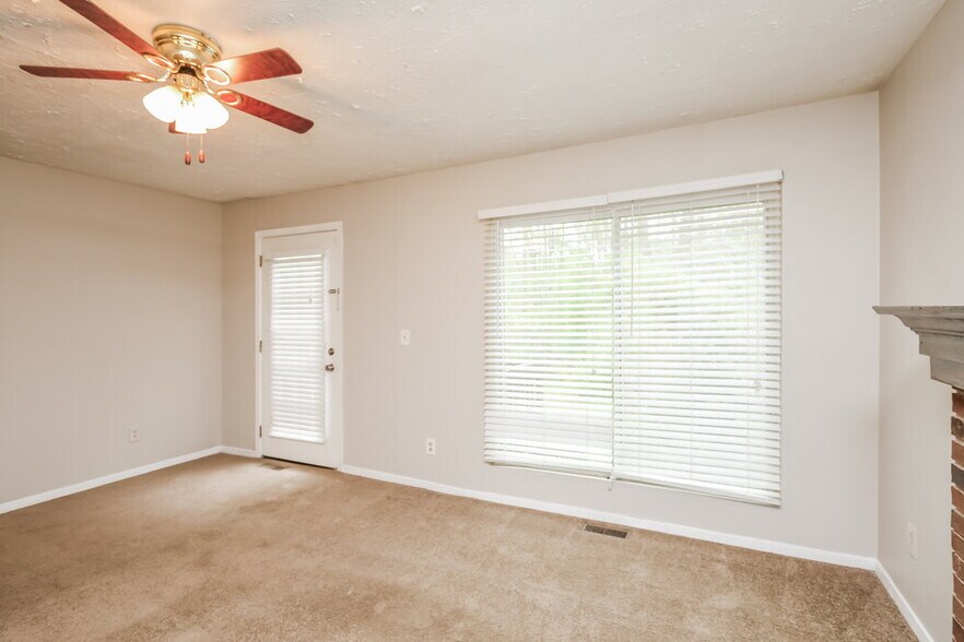 Building Photo - 2669 Crystal Ln