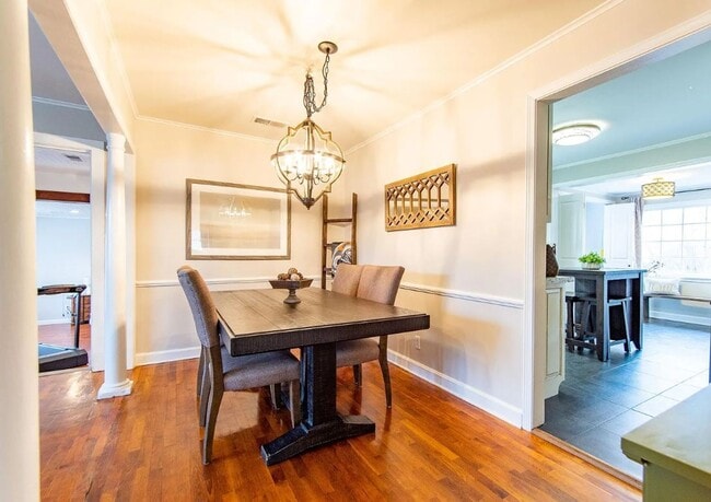 Building Photo - Gorgeous 4 Bedroom Home in Adamsville