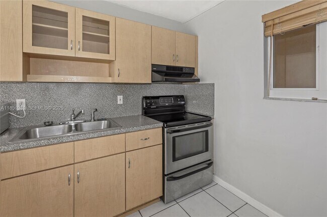 Building Photo - 7815 Camino Real