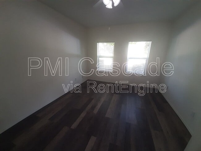 Building Photo - 2185 Hammond Ave