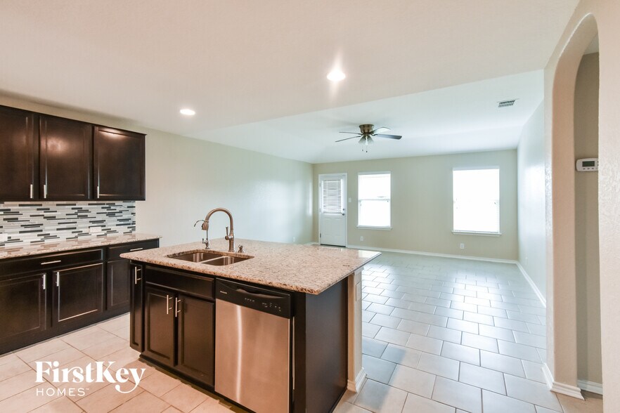 Building Photo - 14008 Shivers Cv