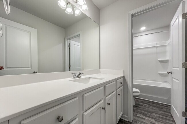 Building Photo - 327 Hamilton Pointe Dr