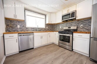 Building Photo - 315 E Park Dr