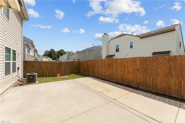 Building Photo - Graystone Reserves
