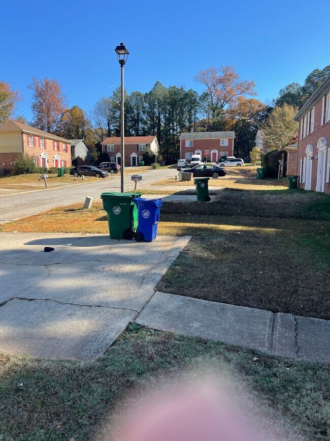 Building Photo - 5381-5383 Ridgemere Ct