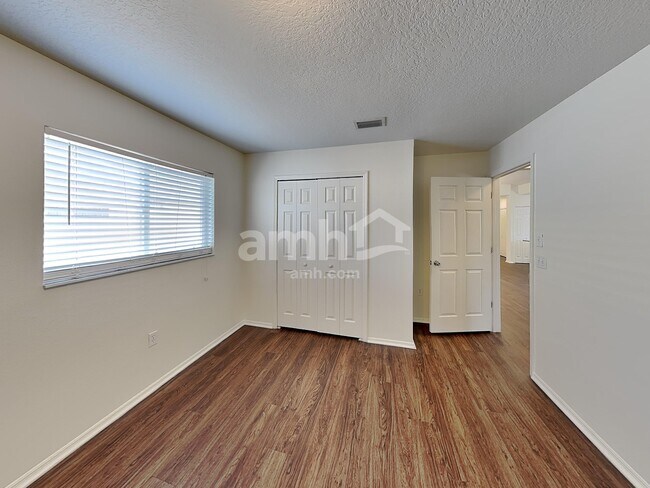 Building Photo - 3118 37th Ter E