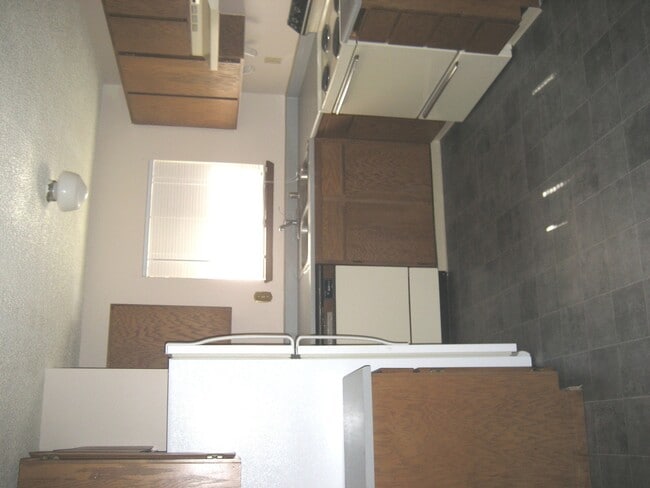 Building Photo - Newly Updated 1 Bed 1 Bath Condo