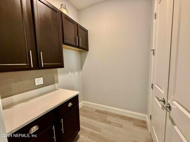 Building Photo - 52 Waterline Dr