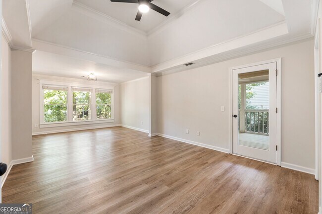 Building Photo - 330 Summerlin Dr