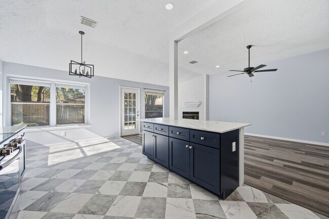 Building Photo - 2835 Twin Knolls Dr