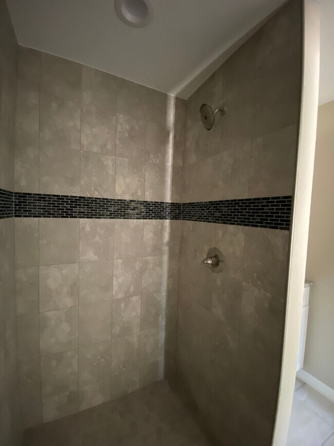 Building Photo - NEW CONSTRUCTION - Desirable SW Ocala Neighborhood 3/2/2 *WON'T LAST*