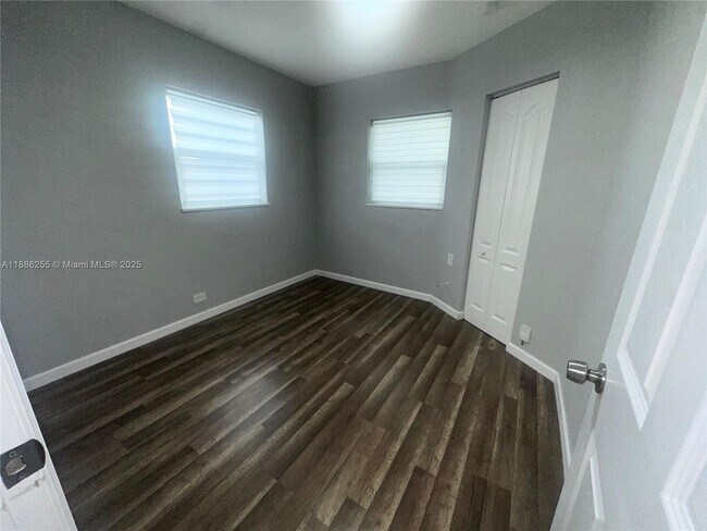 Building Photo - 614 N 56th Ave