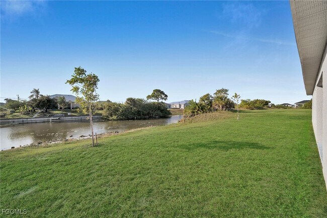 Building Photo - 1106 NE 11th Ave