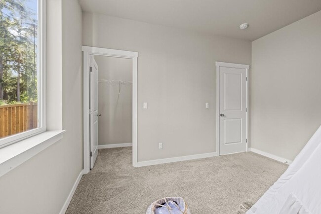 Building Photo - 3807 29th Ave Ct E