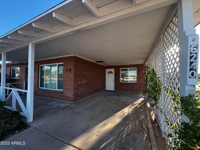 Building Photo - 6240 N 31st Ave
