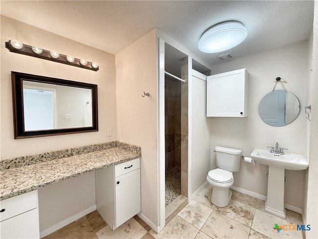 Building Photo - 1541 Cologne Dr