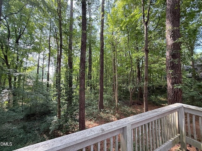 Building Photo - 4822 Hollenden Dr