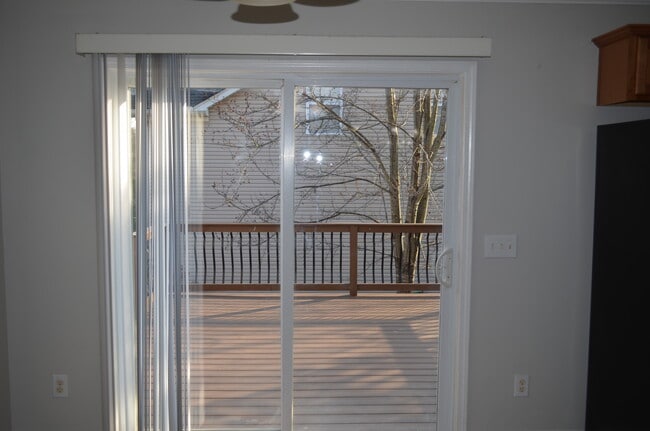 Building Photo - 1401 Peppermint Ln