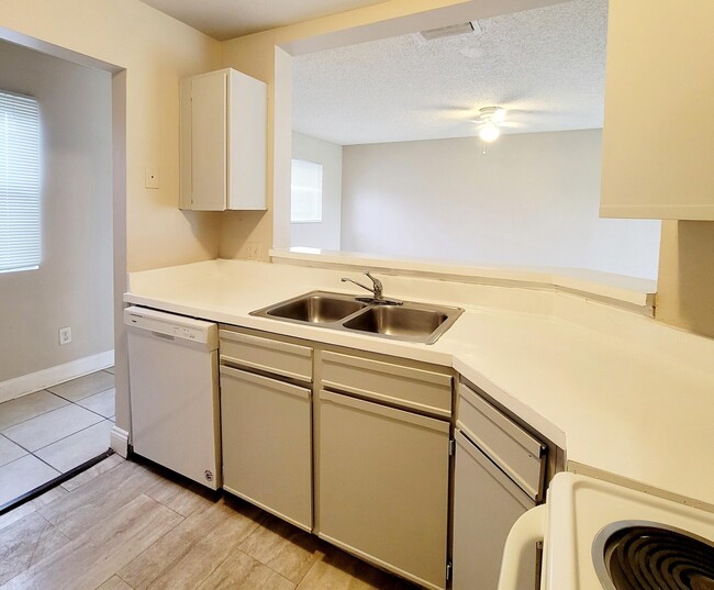 Building Photo - 3421 NW 44th St