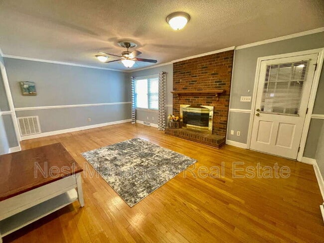 Building Photo - 2514 Dartmouth Dr